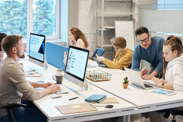 Wettbewerbsverbot am Arbeitsplatz: Fakten für Arbeitgeber und Arbeitnehmer