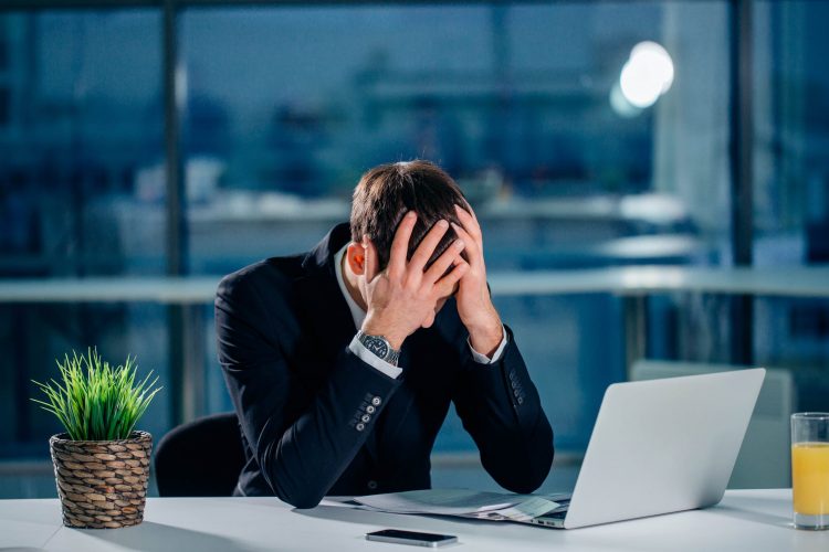 work burnout in workplaces in UK explained by Papershift