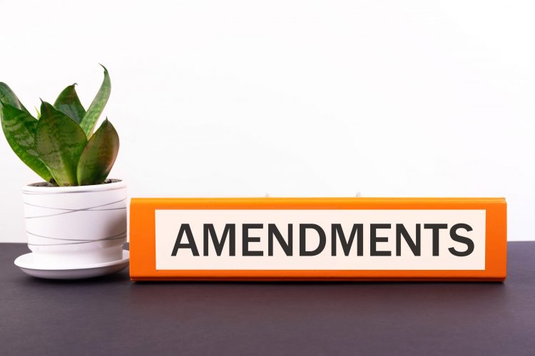 a guide to job contract amendments in the UK explained by Papershift