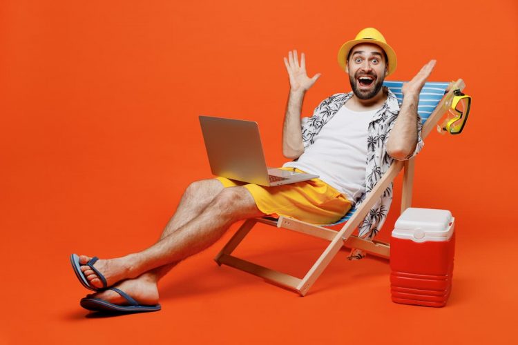 leave carry over at workplaces in the UK explained by Papershift